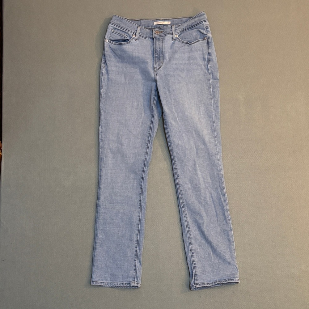 Levi Strauss Classic Straight Leg Jeans Womens 8M W29 L30 Light Wash Blue Denim